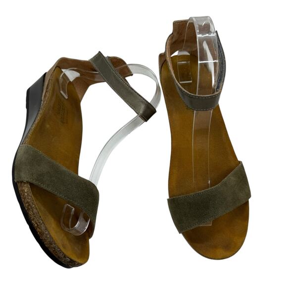 Naot Pixie Sandals in Olive, size 40 / US 9 - 9.5 - Picture 1 of 7